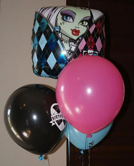 Como hacer arreglos de mesa de las monster high - Imagui