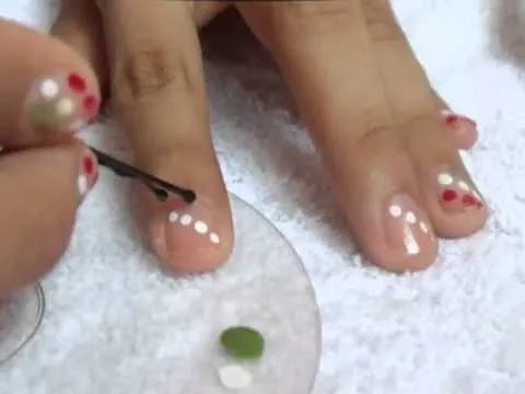 Art Nail- verde-blanco-rojo Uñas Cortas - YouTube Art Nail- verde-blanco-rojo Uñas Cortas - YouTube