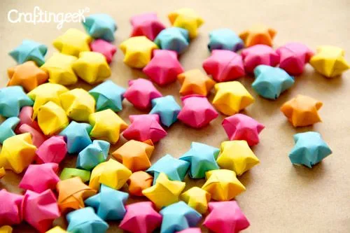 Craftingeek*: Estrellitas de Papel // Origami Lucky Stars DIY Craftingeek*: Estrellitas de Papel // Origami Lucky Stars DIY