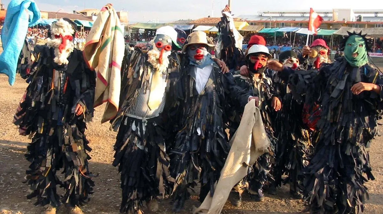 El arte en la Educación: LA DANZA EN LA SIERRA DEL PERÚ El arte en la Educación: LA DANZA EN LA SIERRA DEL PERÚ