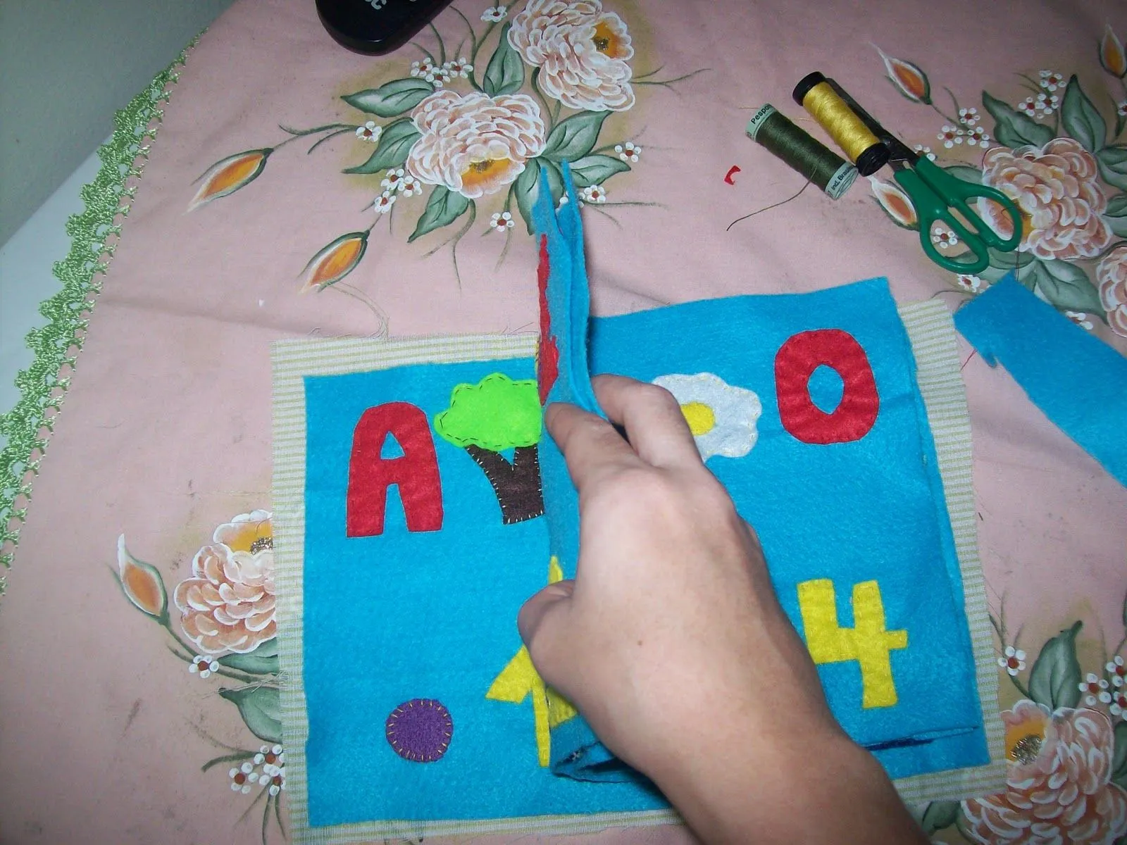EL ARTE DE EDUCAR: COMO HACER LIBROS CON FIELTRO Y GOMA EVA (PASO ... EL ARTE DE EDUCAR: COMO HACER LIBROS CON FIELTRO Y GOMA EVA (PASO ...
