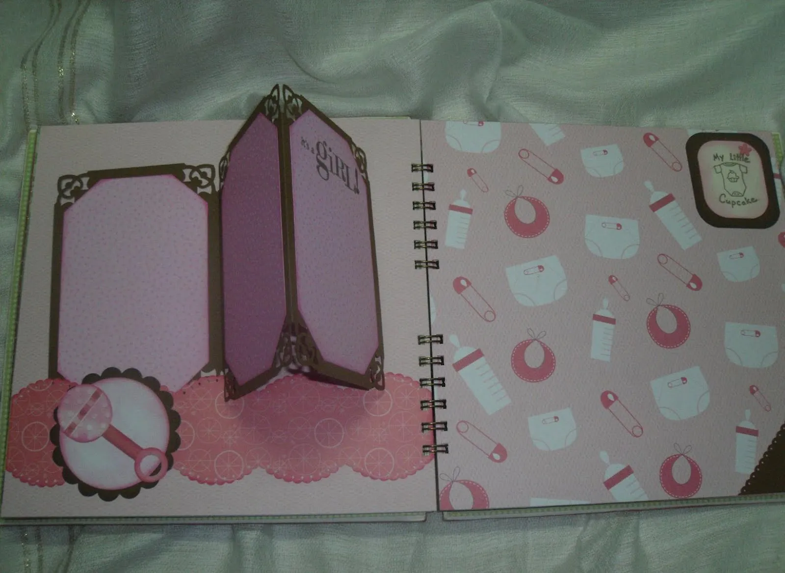 ARTE KRUSAY : Album Scrapbook 25x25cms