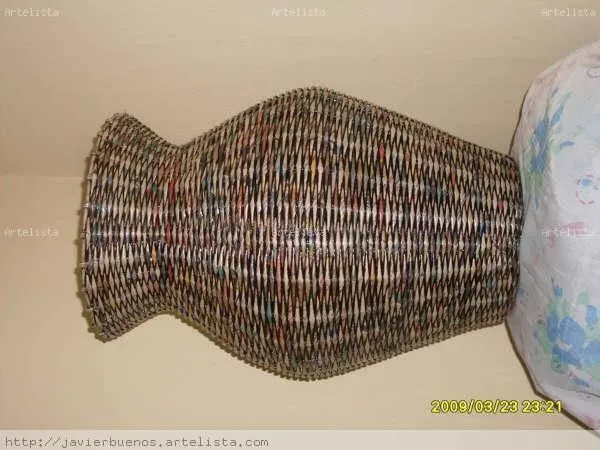 Arte con papel de periódico - Imagui