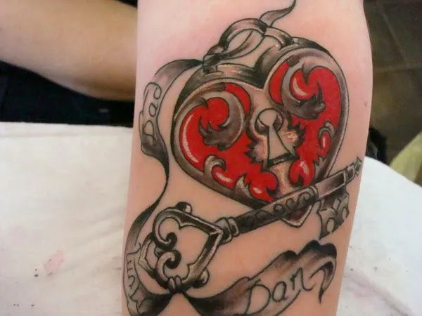 Arte en la Piel - Tattoos de Llaves y Cerraduras en Pure INK Arte en la Piel - Tattoos de Llaves y Cerraduras en Pure INK