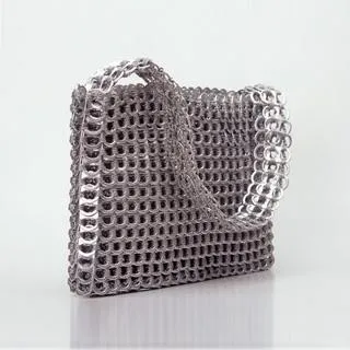 El Arte de Reciclar: Bolsos hechos con chapas de latas de refresco El Arte de Reciclar: Bolsos hechos con chapas de latas de refresco