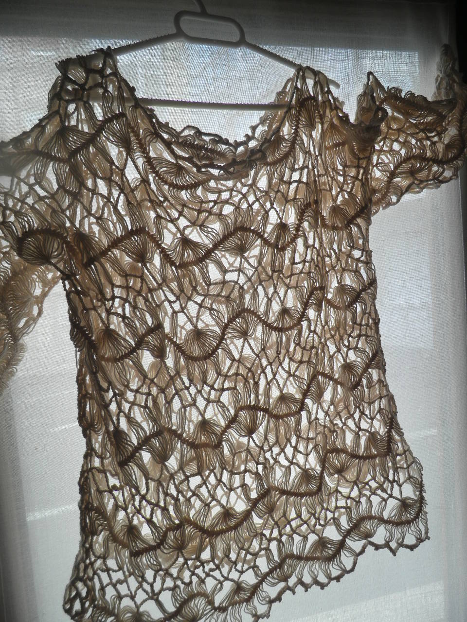 ARTES-ANAS: BLUSA TEJIDA EN HORQUILLA, LO MÁS DE ESTE VERANO ARTES-ANAS: BLUSA TEJIDA EN HORQUILLA, LO MÁS DE ESTE VERANO