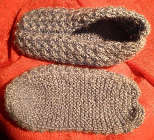 ARTES-ANAS: TEJE TUS PROPIAS ZAPATILLAS A CALCETA ARTES-ANAS: TEJE TUS PROPIAS ZAPATILLAS A CALCETA