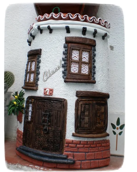 Artesanias Chanel: Tejas decoradas en Relieve