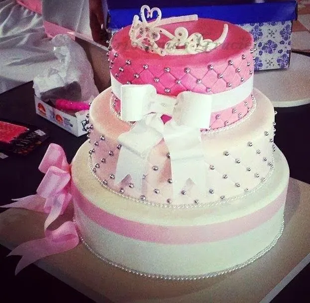 Artesanías Graciela: Tortas decoradas y Adornitos de torta Artesanías Graciela: Tortas decoradas y Adornitos de torta