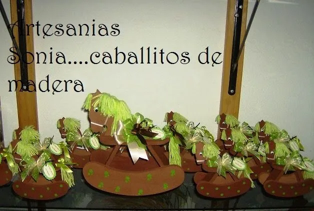 Artesanias Sonia: CABALLITOS DE MADERA