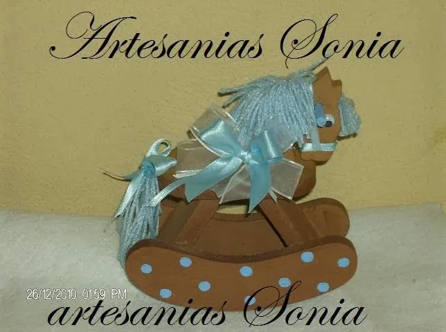 Artesanias Sonia: CABALLITOS DE MADERA