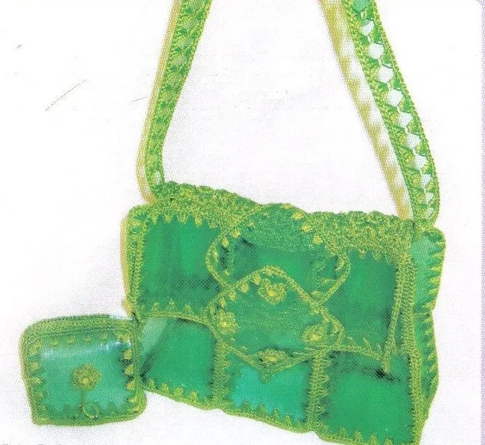 Artezanato Pet: Bolsa de Garrafa pet e crochê Artezanato Pet: Bolsa de Garrafa pet e crochê