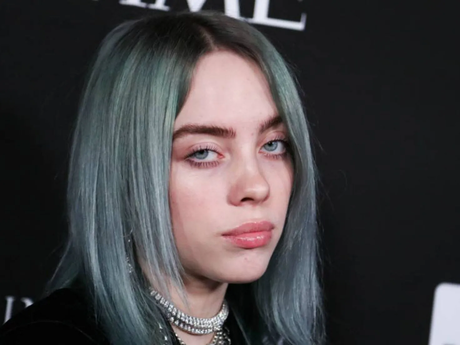 La artista Billie Eilish, muestra video grabado en México - Tikitakas