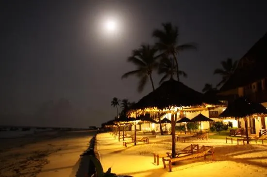 EL HOTEL POR LA NOCHE: fotografía de DoubleTree by Hilton Resort ...