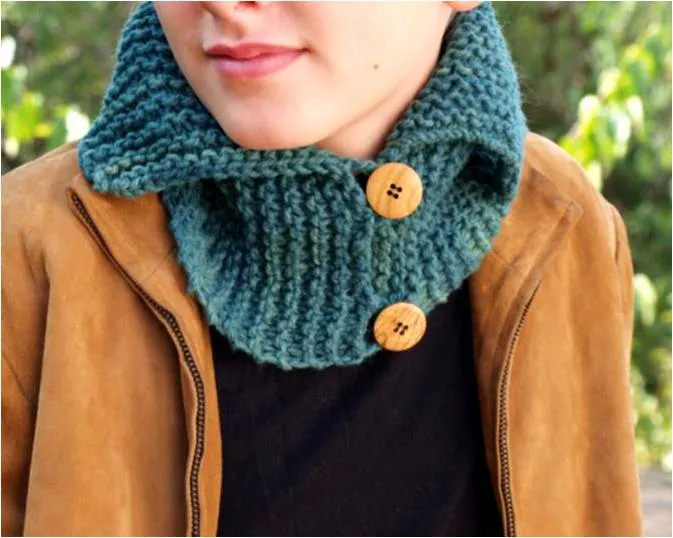 EL ATELIER DEL TEJIDO: Cuello con botones