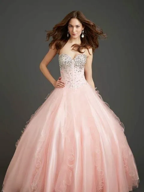 Atractivos Vestidos de 15 años tradicionales | Moda 2014 ... Atractivos Vestidos de 15 años tradicionales | Moda 2014 ...