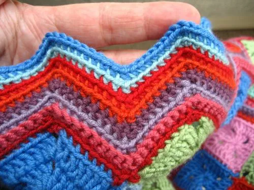 Attic24: Zigzag baby blanket :: ta-dah!