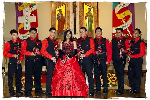 ATUENDO PARA CHAMBELANES