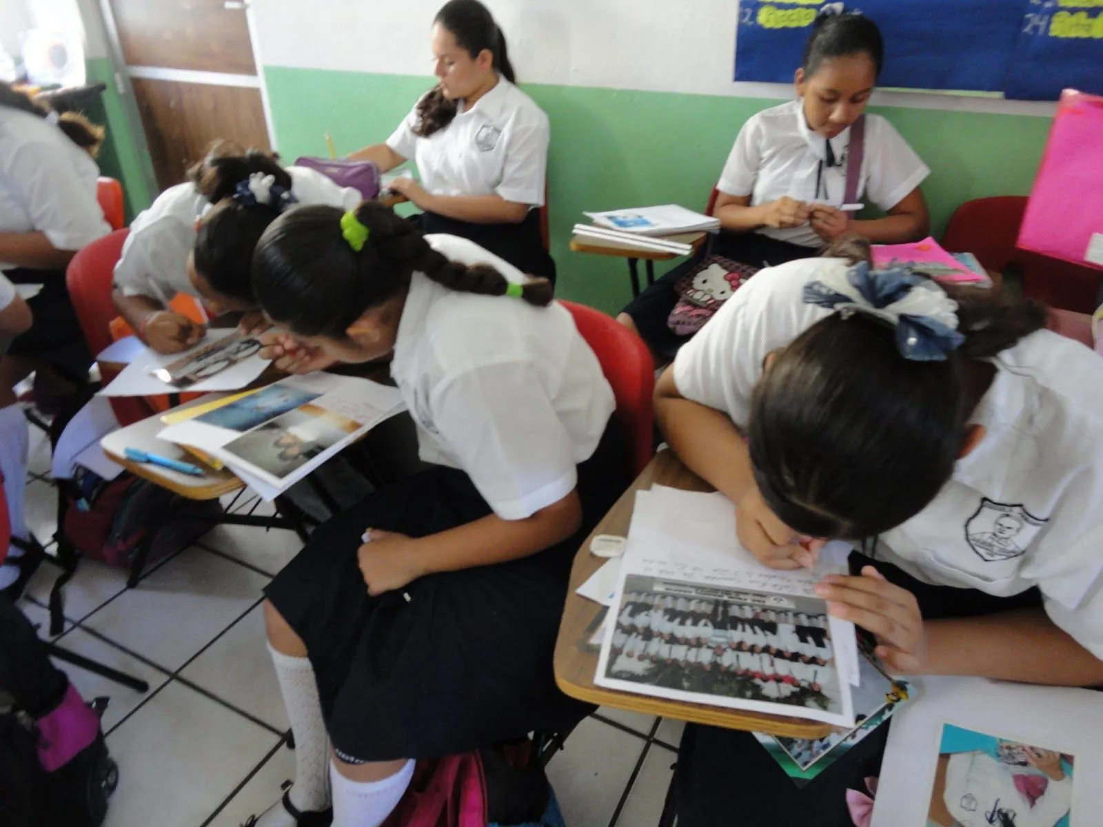 AULA EDUCATIVA "MANUEL CARPIO II": HACER UN ALBUM DE RECUERDOS DE ... AULA EDUCATIVA "MANUEL CARPIO II": HACER UN ALBUM DE RECUERDOS DE ...