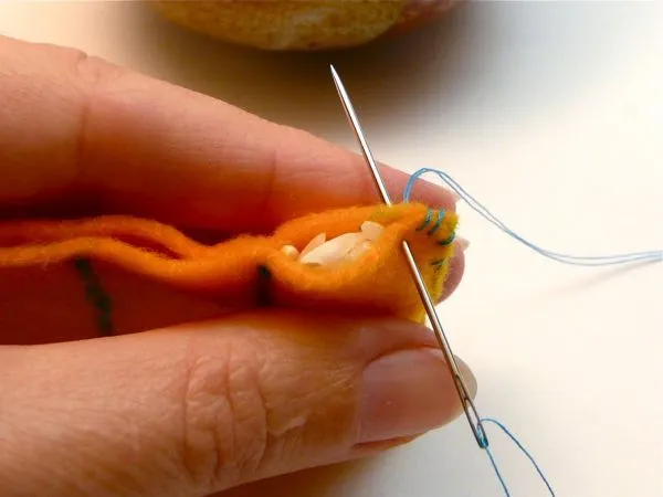 AULA DE MANUALIDADES: COSTURA A MANO