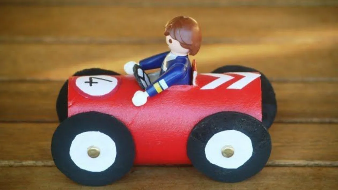 Cómo hacer autos con cartón reciclado | Manualidades para niños Cómo hacer autos con cartón reciclado | Manualidades para niños