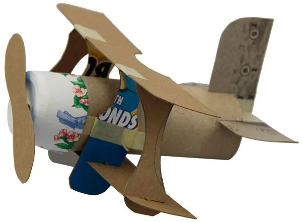 Aviones con material reciclado - Imagui