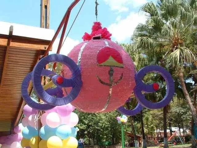 17 mejores ideas sobre Carruaje De Cenicienta en Pinterest | Sala ... 17 mejores ideas sobre Carruaje De Cenicienta en Pinterest | Sala ...