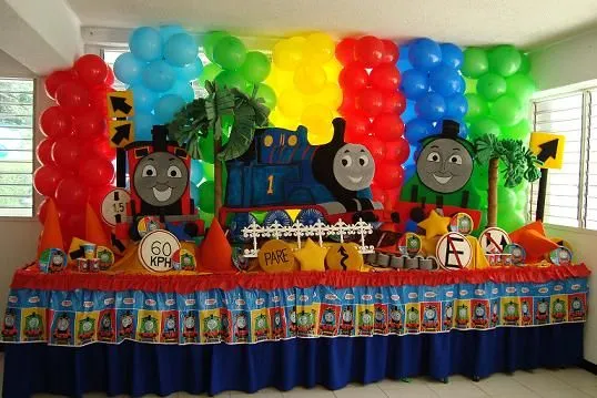 Decoración de cumpleaños infantiles thomas y sus amigos - Imagui