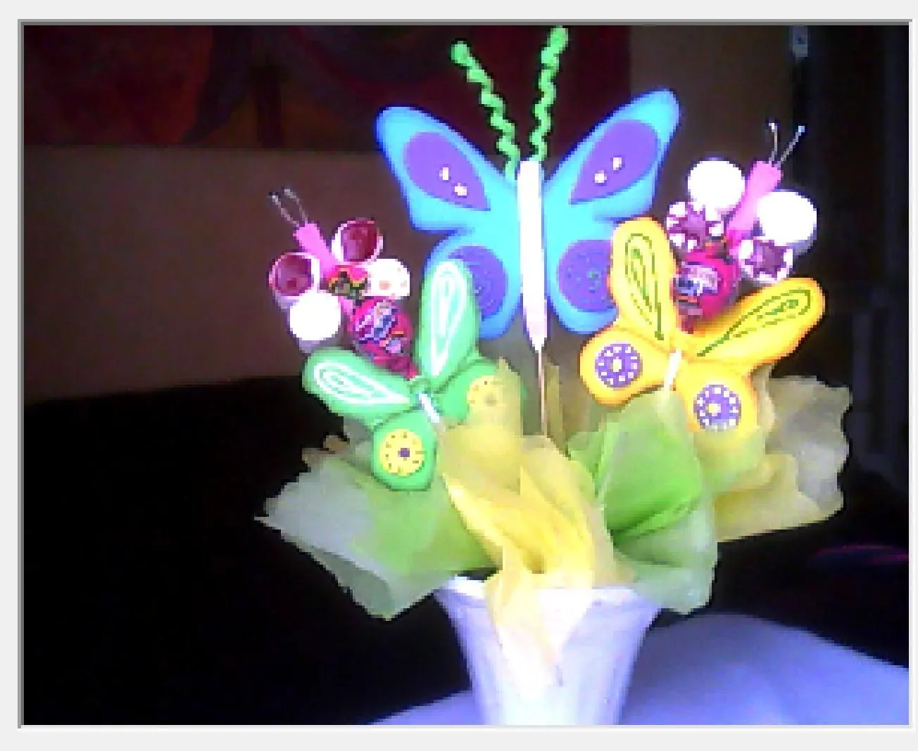 Centros de mesa para baby shower de niña con mariposas - Imagui