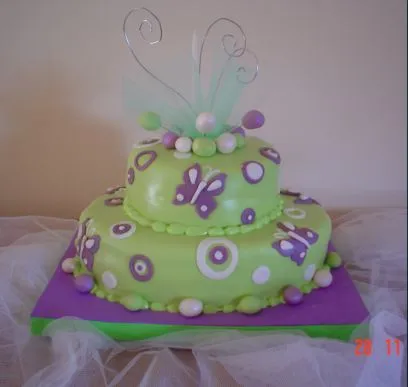 Azúcar & Arte: Torta de dos pisos con Mariposas Azúcar & Arte: Torta de dos pisos con Mariposas
