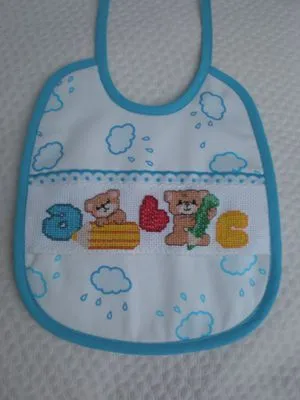Baberos personalizados en punto de cruz - El Rincon de Loli Baberos personalizados en punto de cruz - El Rincon de Loli