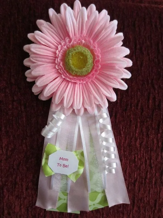 Baby Girl Shower on Pinterest | Baby Shower Corsages, Giraffe Baby ...