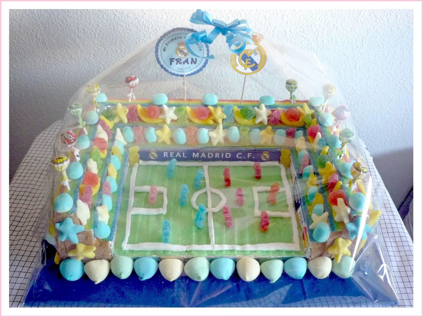 Baby Nina Fiestas: Tarta de chuches campo de fútbol Real Madrid ... Baby Nina Fiestas: Tarta de chuches campo de fútbol Real Madrid ...