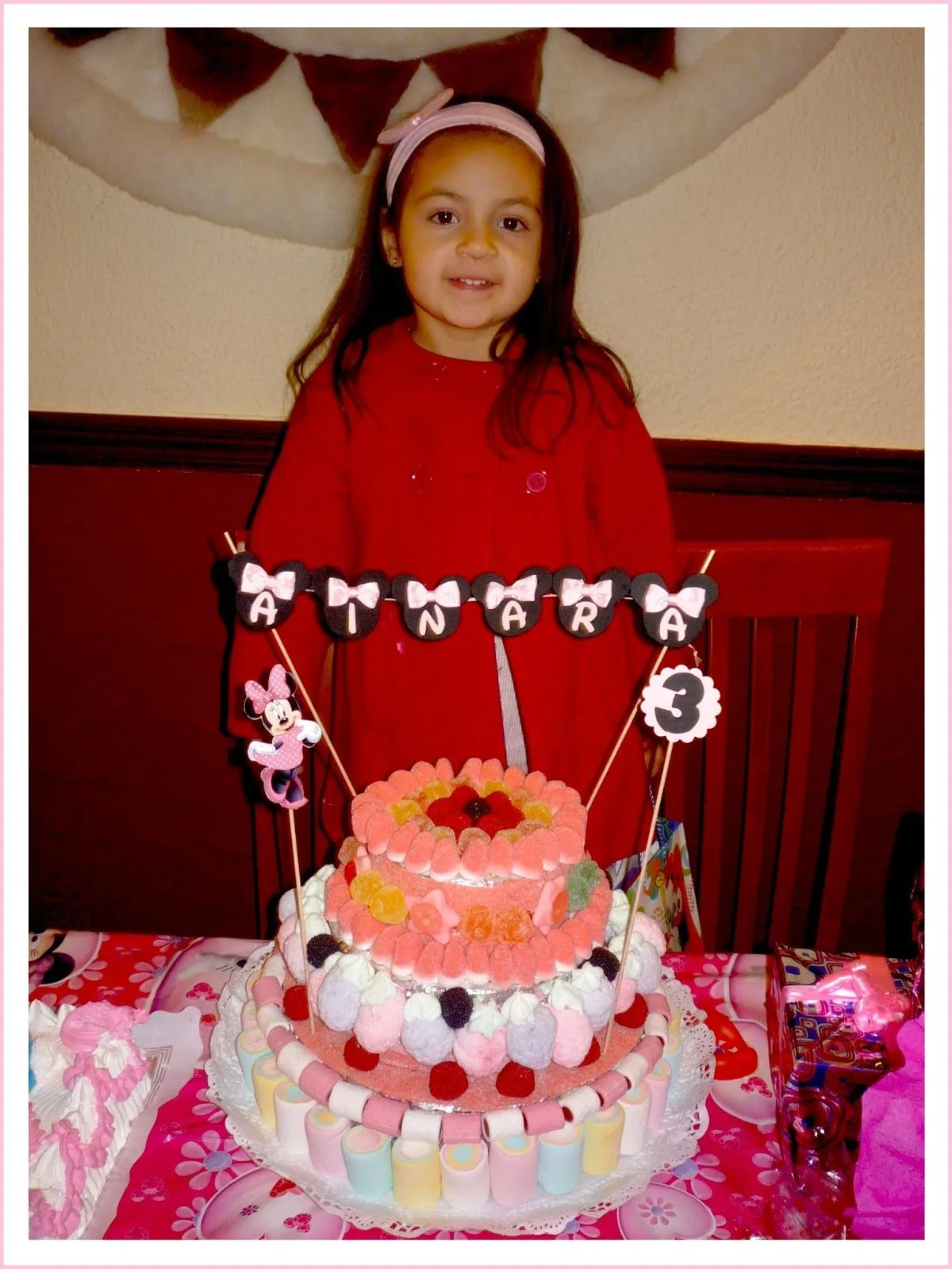 Baby Nina Fiestas: Tarta de chuches Minnie Mouse para Ainara
