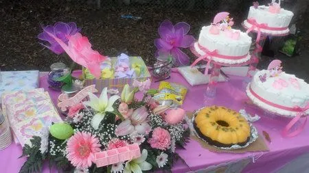 Baby shower: arreglos florales lindísimos | Baby showers, Mesas ...