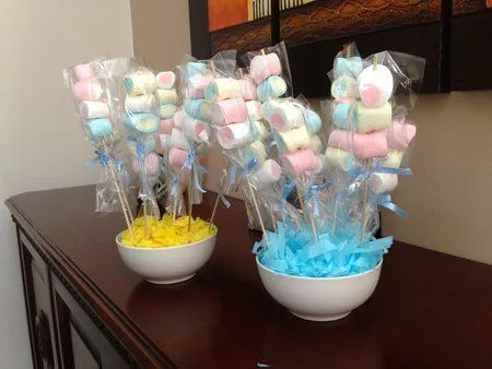 Baby shower: centros de mesa con dulces y bombones | Mesas, Baby ...