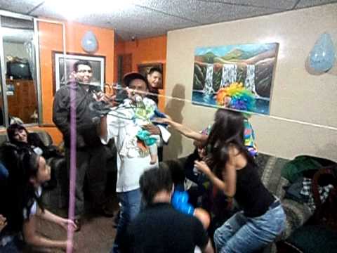 Baby Shower Concurso Pinzas.AVI - YouTube