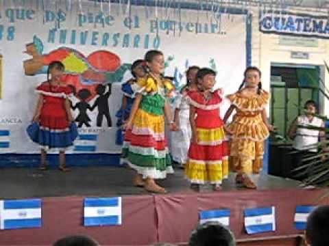 Baile Carnavalito 2do CECSM - YouTube