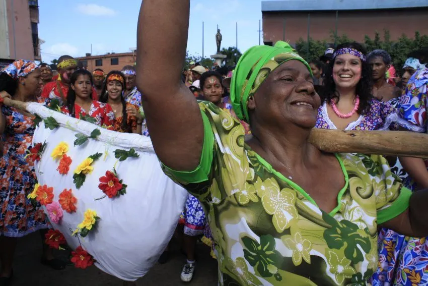 El Baile de la Hamaca, chanza ancestral de Puerto Cabello - IAM Venezuela El Baile de la Hamaca, chanza ancestral de Puerto Cabello - IAM Venezuela