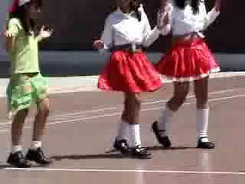 Baile de Navidad 2006 4to A - YouTube