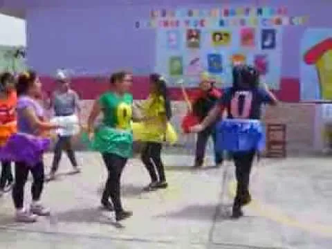 EL BAILE LA RISA DE LAS VOCALES - YouTube