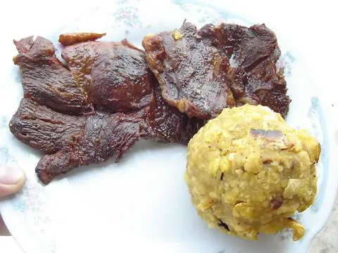 Bailes, trajes y platos tipicos del amazonas Bailes, trajes y platos tipicos del amazonas