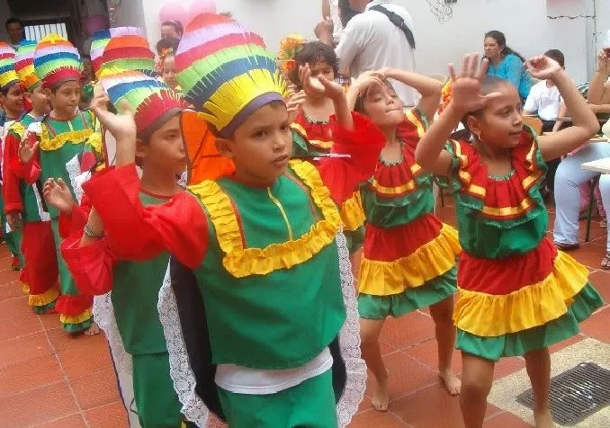 Bailes y Trajes por Región - Folclor y Tradiciones - Colombia Info ...