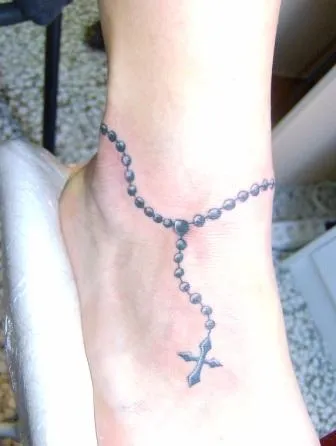 BAIRES INK TATTOO: Rosario en tobillo