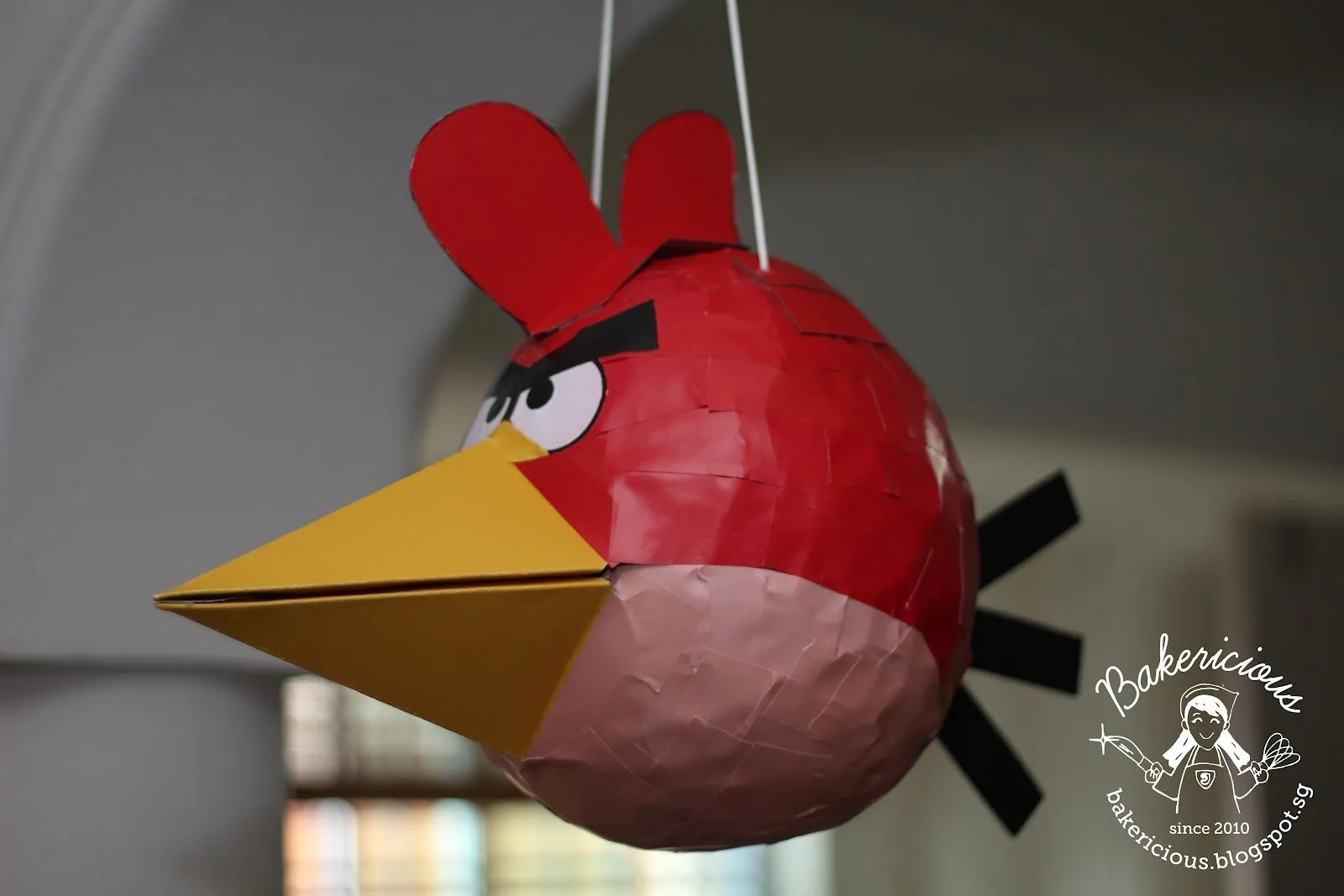 Bakericious: Angry Bird Chocolate Idiot Cake Bakericious: Angry Bird Chocolate Idiot Cake