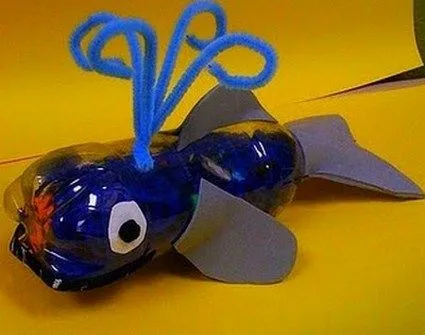 MAESTRA NEILA: Ballena con materiales reciclados MAESTRA NEILA: Ballena con materiales reciclados