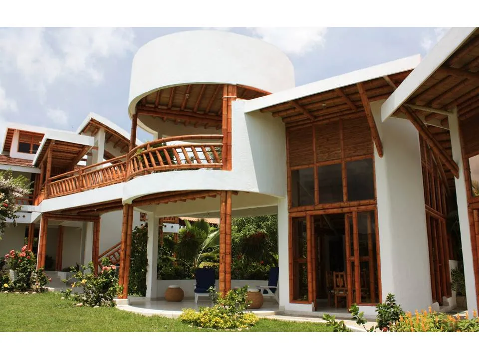 BAMBU, GUADUA. CASAS con diseños biclimáticos y vanguardistas BAMBU, GUADUA. CASAS con diseños biclimáticos y vanguardistas