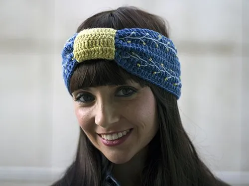Bandana tejida y bordada a mano.Esta bandana ha sido diseñada para ... Bandana tejida y bordada a mano.Esta bandana ha sido diseñada para ...