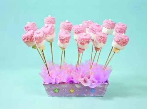 Banderillas de bombón Centros de mesa para baby shower Deliciosos ... Banderillas de bombón Centros de mesa para baby shower Deliciosos ...