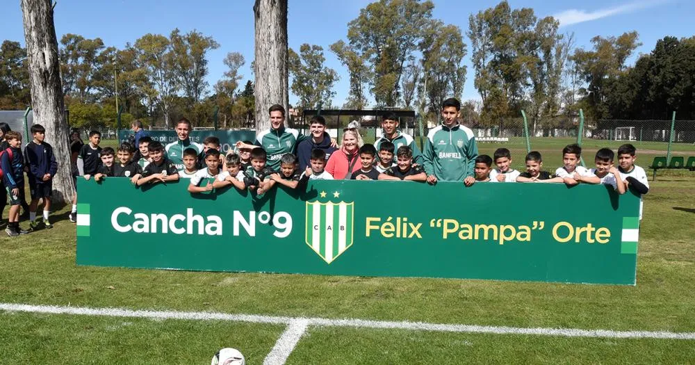 Banfield inauguró una cancha con el nombre de una gloria del club :: Noticias de Lomas de Zamora | Diario La Unión Banfield inauguró una cancha con el nombre de una gloria del club :: Noticias de Lomas de Zamora | Diario La Unión